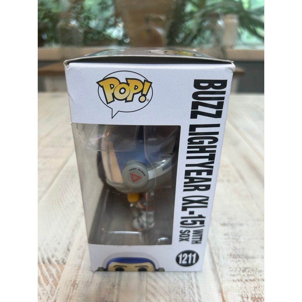 Funko pop Disney Pixar‎ Buzz lightyearNIB - Picture 6 of 6